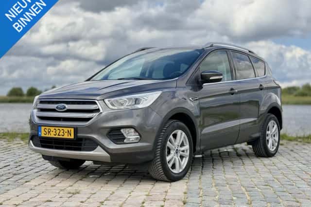 Ford Kuga (2018) thumbnail 1