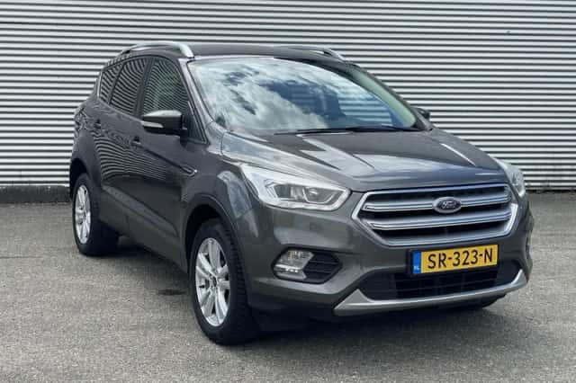 Ford Kuga (2018) thumbnail 2
