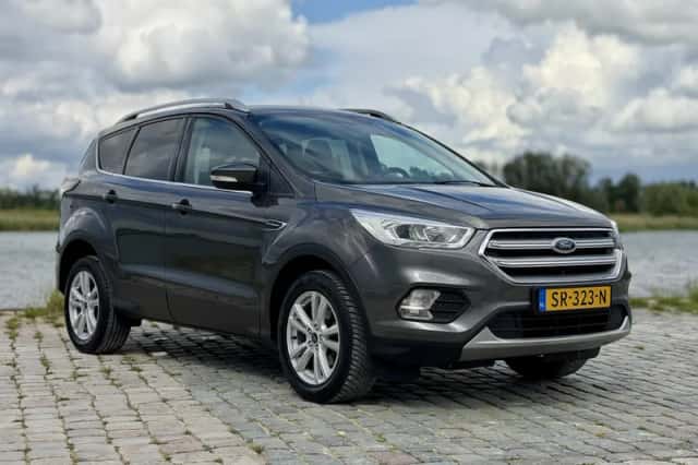 Ford Kuga (2018) thumbnail 3