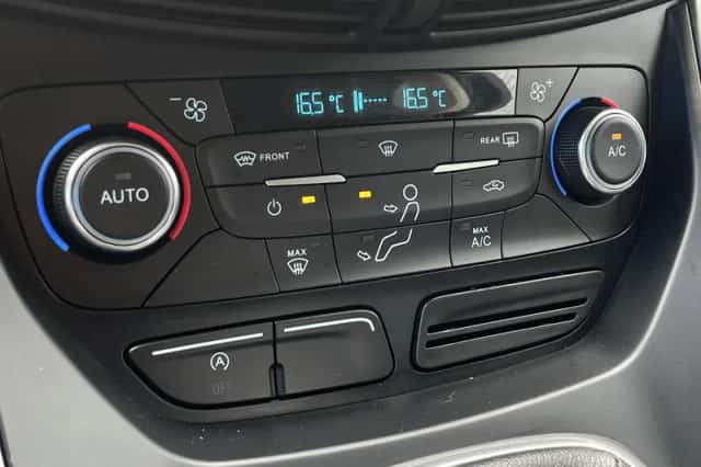 Ford Kuga (2018) thumbnail 22