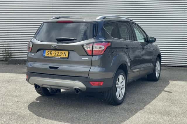 Ford Kuga (2018) thumbnail 4