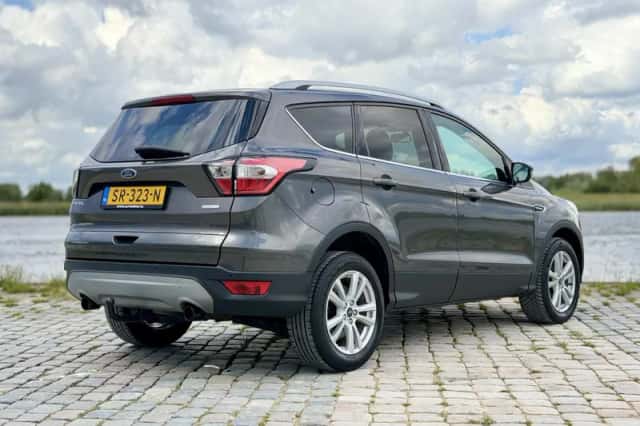 Ford Kuga (2018) thumbnail 5