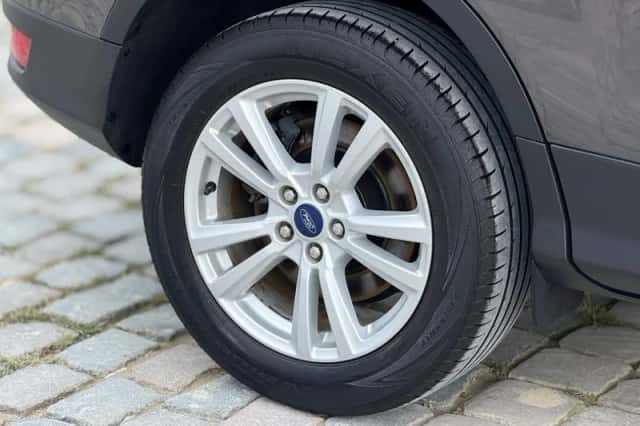 Ford Kuga (2018) thumbnail 6