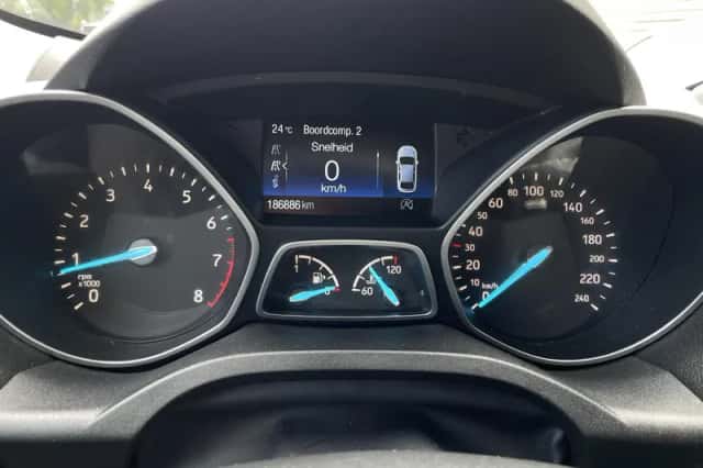 Ford Kuga (2018) thumbnail 7