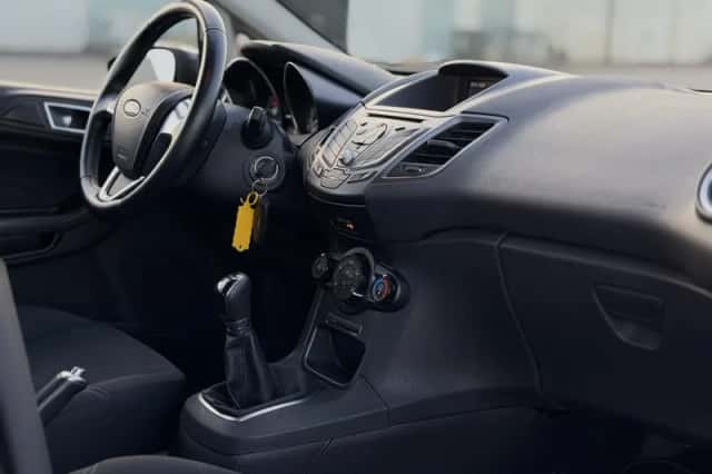 Ford Fiesta (2016) thumbnail 12