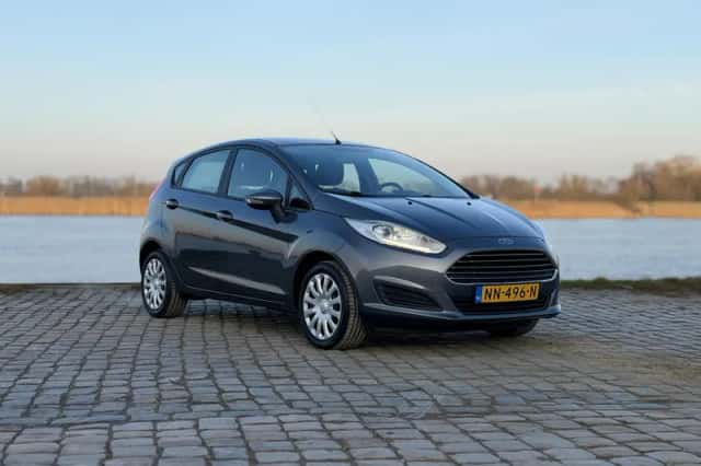 Ford Fiesta (2016) thumbnail 3