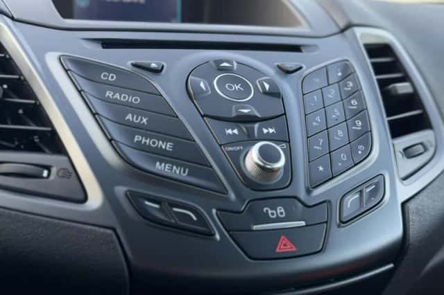 Ford Fiesta (2016) thumbnail 21