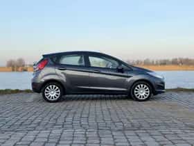 Ford Fiesta (2016) thumbnail 4