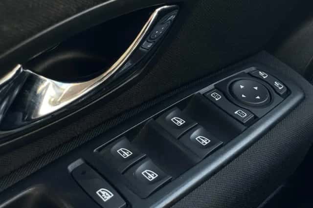 Renault Mégane (2012) thumbnail 23
