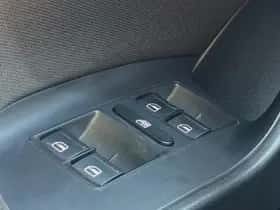 SEAT Ibiza (2015) thumbnail 24