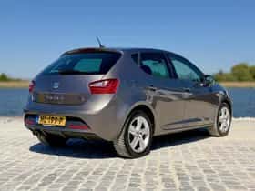 SEAT Ibiza (2015) thumbnail 5