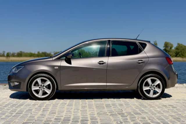 SEAT Ibiza (2015) thumbnail 9