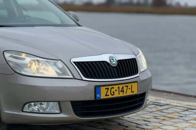 Škoda Octavia (2013) thumbnail 2