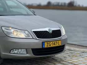 Škoda Octavia (2013) thumbnail 2