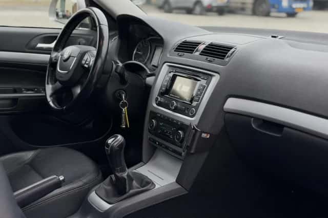 Škoda Octavia (2013) thumbnail 12