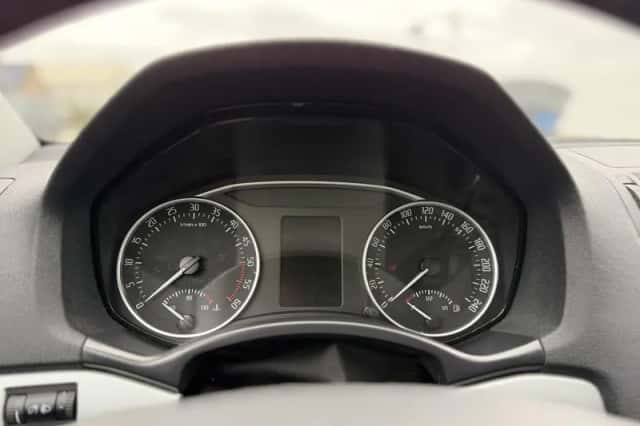 Škoda Octavia (2013) thumbnail 15