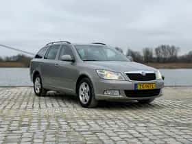 Škoda Octavia (2013) thumbnail 3