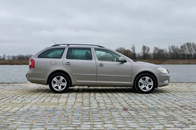 Škoda Octavia (2013) thumbnail 6