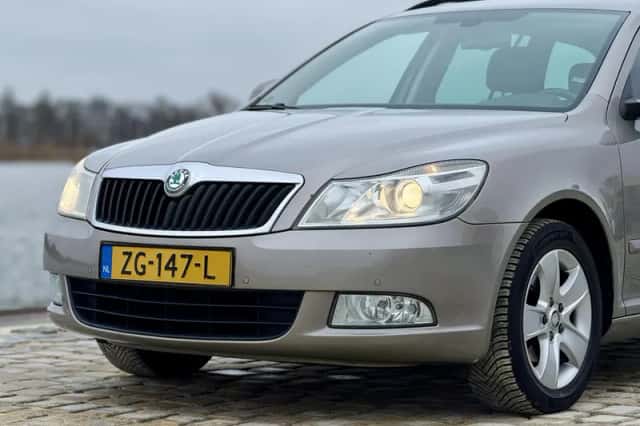 Škoda Octavia (2013) thumbnail 9