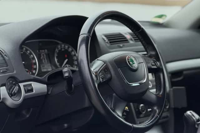 Škoda Octavia (2013) thumbnail 10