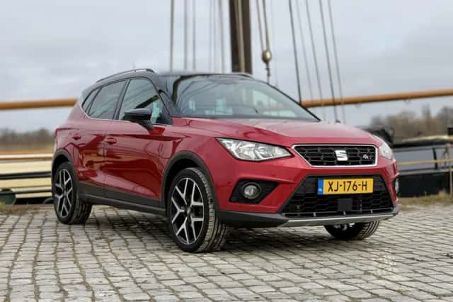 SEAT Arona (2019) thumbnail 3