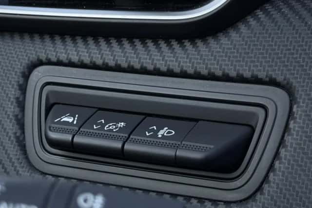 Renault Clio (2020) thumbnail 23