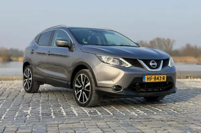 Nissan Qashqai (2015) thumbnail 3