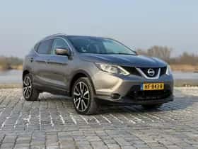 Nissan Qashqai (2015) thumbnail 3