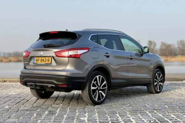 Nissan Qashqai (2015) thumbnail 5