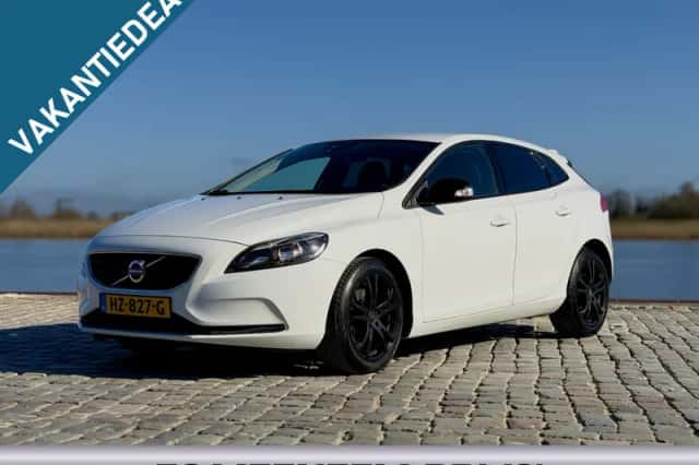 Volvo V40 (2016) thumbnail 1
