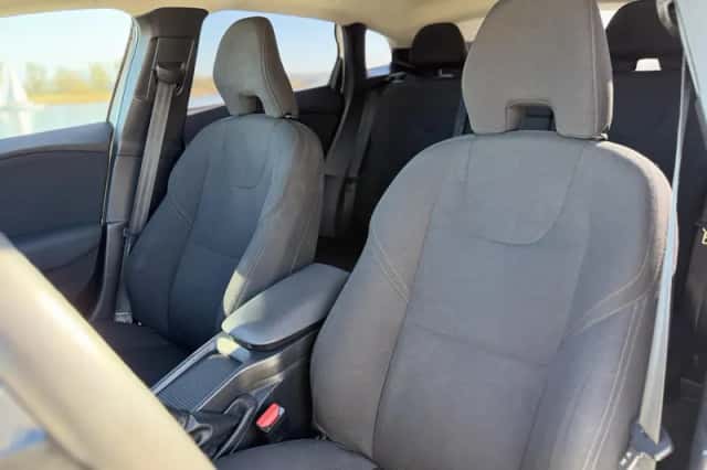 Volvo V40 (2016) thumbnail 11