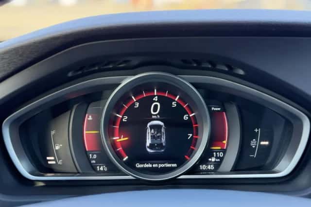 Volvo V40 (2016) thumbnail 15