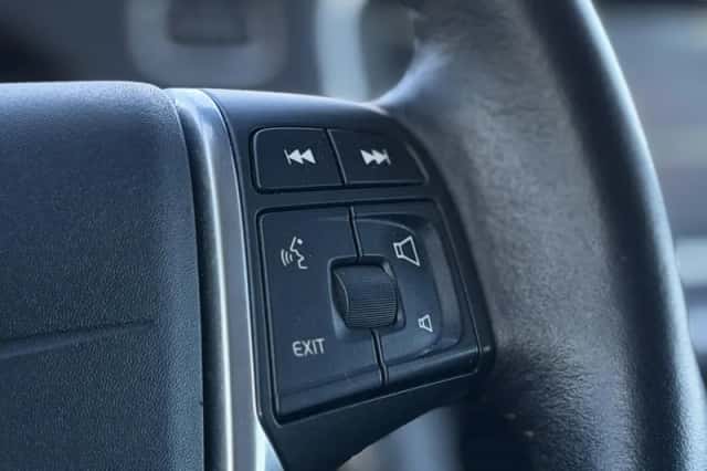 Volvo V40 (2016) thumbnail 18