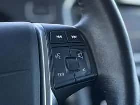 Volvo V40 (2016) thumbnail 18