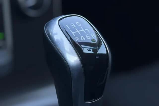 Volvo V40 (2016) thumbnail 24