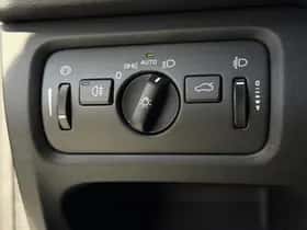 Volvo V40 (2016) thumbnail 26