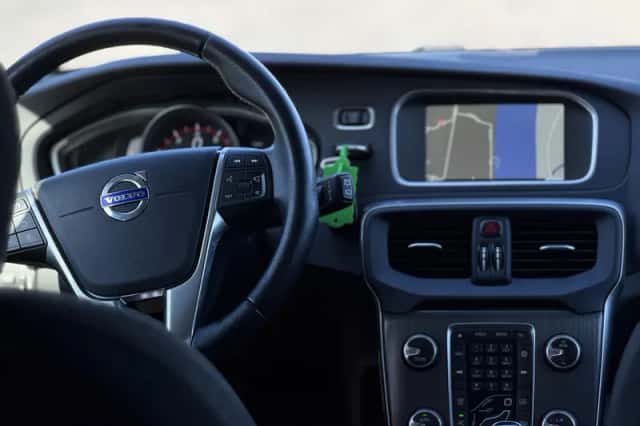Volvo V40 (2016) thumbnail 30