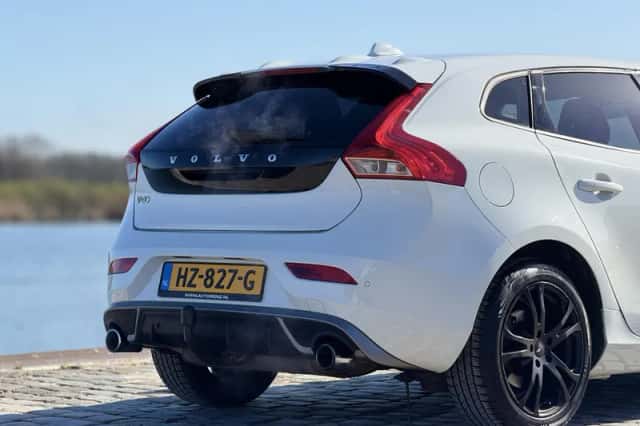 Volvo V40 (2016) thumbnail 4