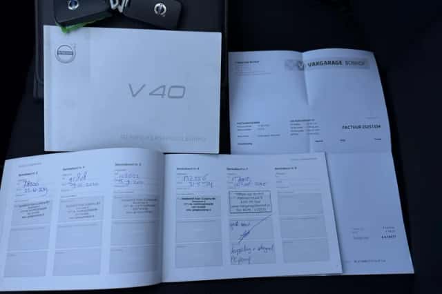 Volvo V40 (2016) thumbnail 33