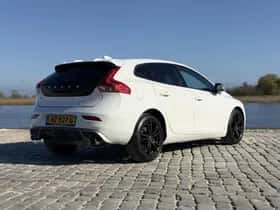Volvo V40 (2016) thumbnail 5