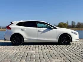 Volvo V40 (2016) thumbnail 7