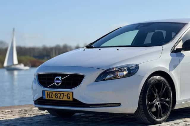 Volvo V40 (2016) thumbnail 8