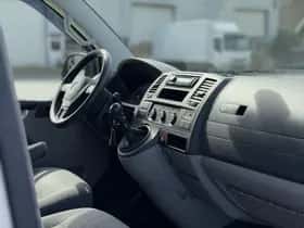 Volkswagen Transporter (2012) thumbnail 12