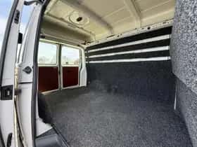 Volkswagen Transporter (2012) thumbnail 13