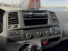 Volkswagen Transporter (2012) thumbnail 17