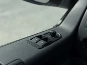 Volkswagen Transporter (2012) thumbnail 19