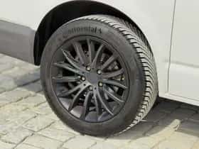 Volkswagen Transporter (2012) thumbnail 6