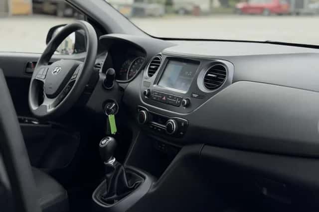 Hyundai i10 (2017) thumbnail 12