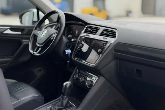 Volkswagen Tiguan (2019) thumbnail 13