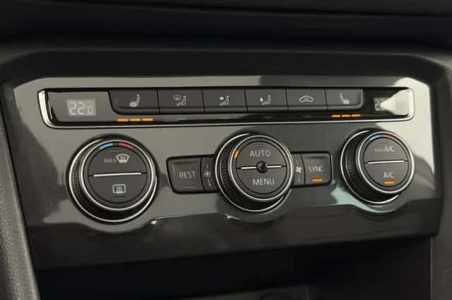 Volkswagen Tiguan (2019) thumbnail 24